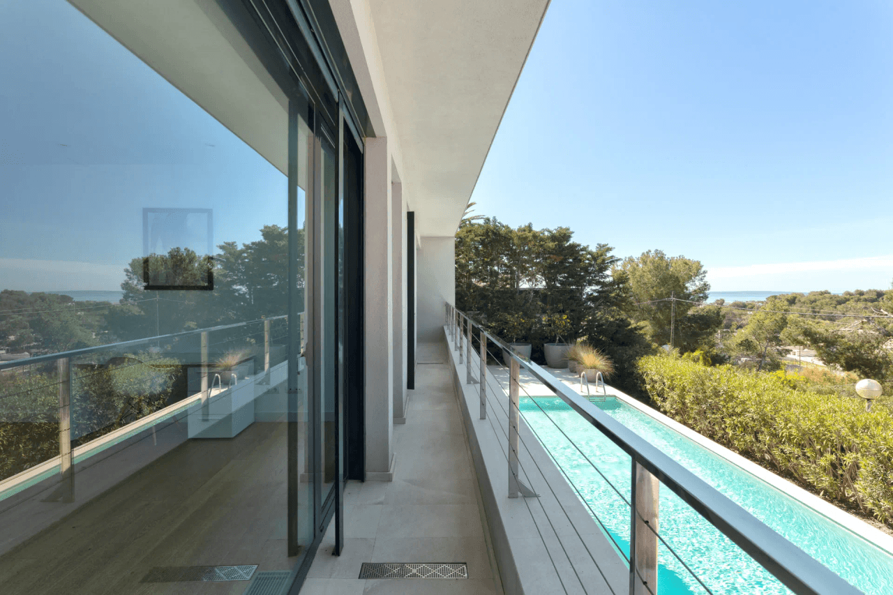 Balcón villa en ibiza