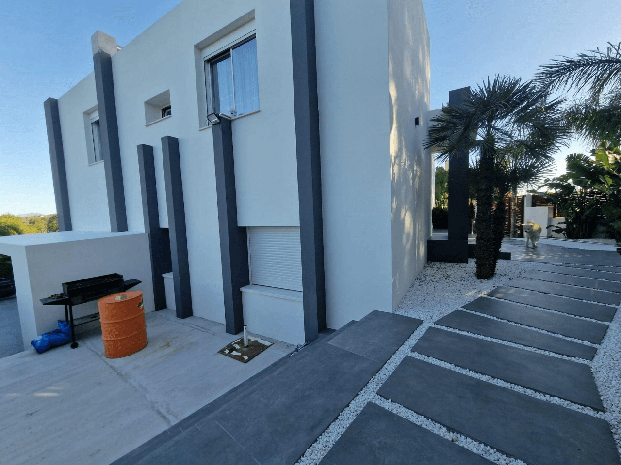 Chalet independiente con piscina en Santa Eulària