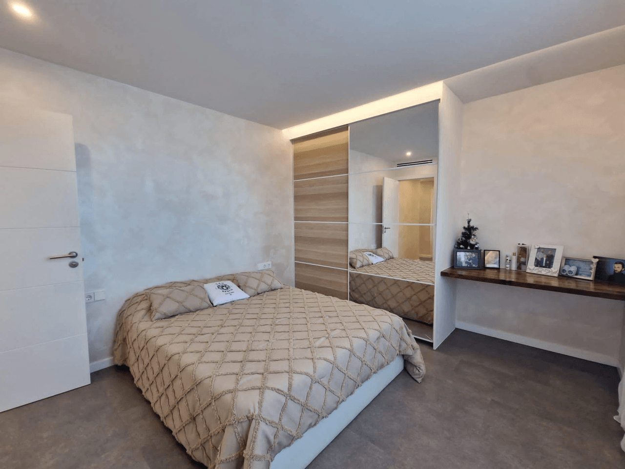 Chalet independiente con piscina en Santa Eulària