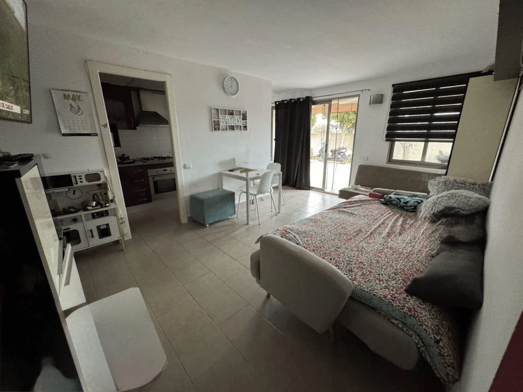 Conjunto de vivienda principal y 2 anexos mas garaje