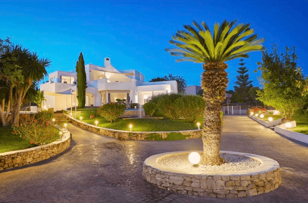 Villa de lujo con jardines y piscina en Jesús