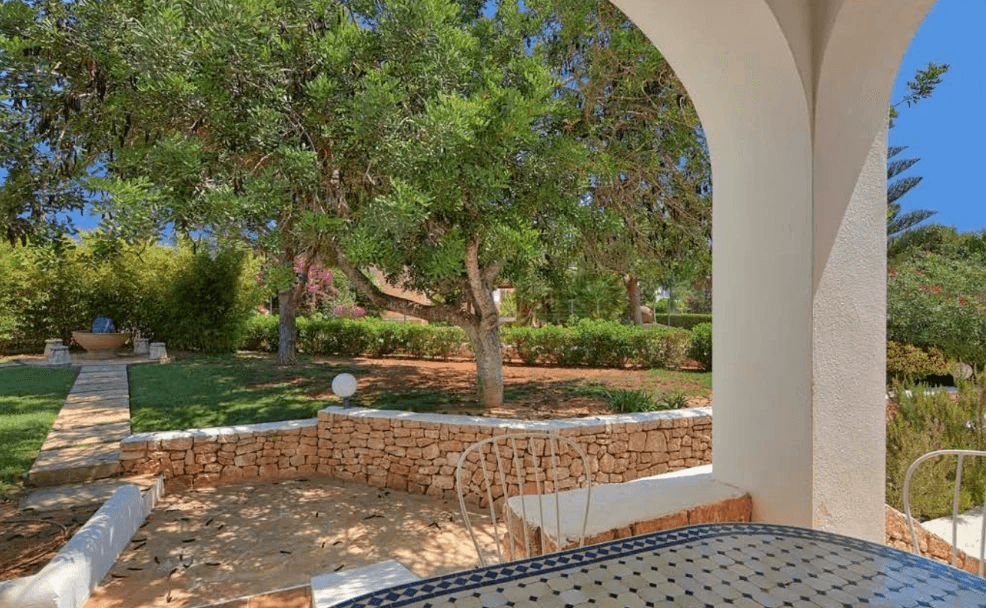 Villa de lujo con jardines y piscina en Jesús