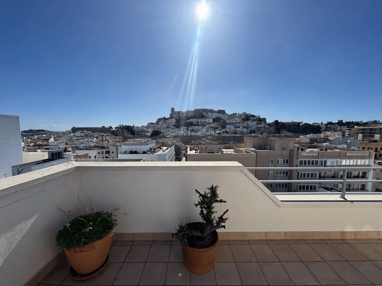 Ático con gran terraza y vistas panorámicas en el centro