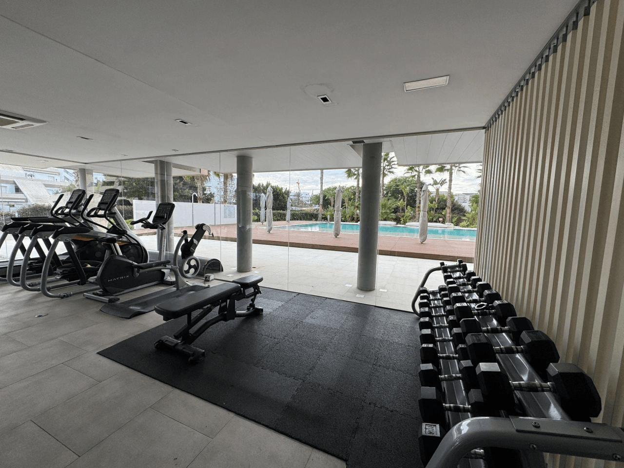 Piso moderno con terraza en complejo residencial, Botafoch