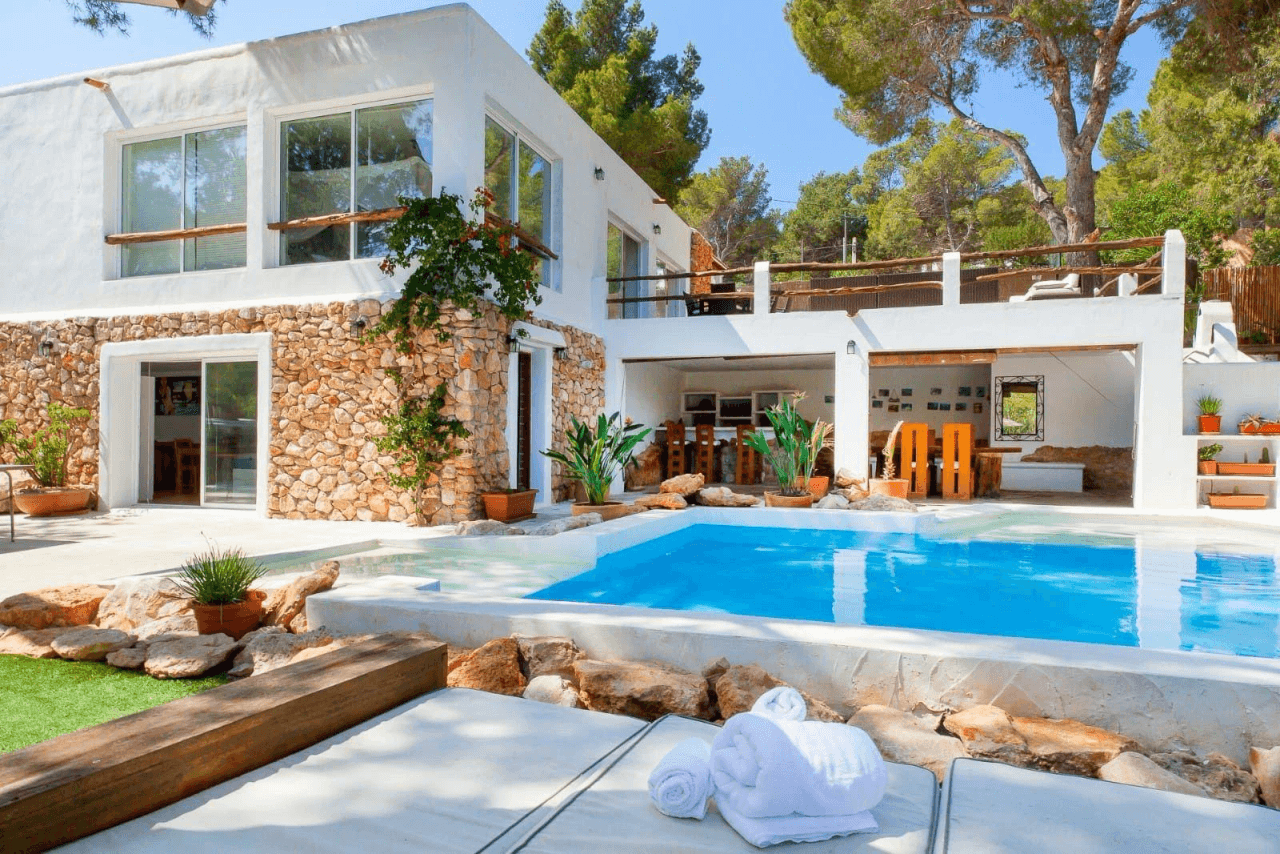 Villa con licencia turística cerca de Es Vedrá.