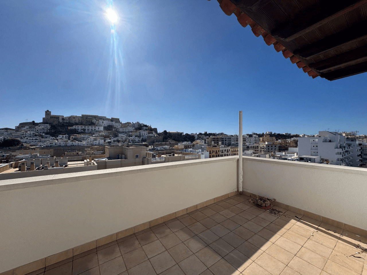 Ático con gran terraza y vistas panorámicas en el centro