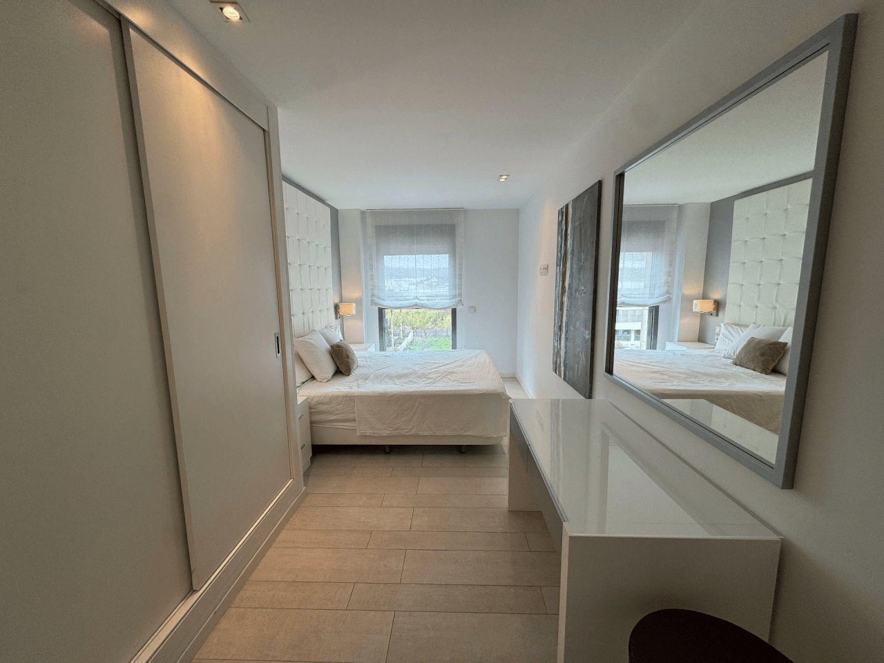 Piso moderno con terraza en complejo residencial, Botafoch