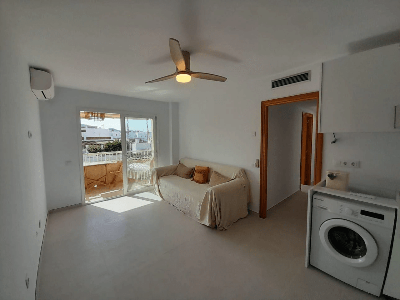 Piso nuevo en venta en San Antonio con terraza y vistas despejadas
