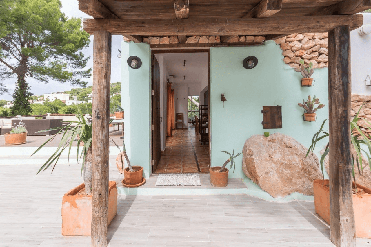 Villa con licencia turística cerca de Es Vedrá.