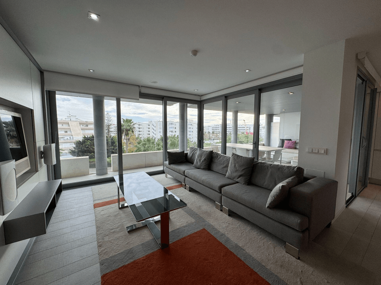Piso moderno con terraza en complejo residencial, Botafoch