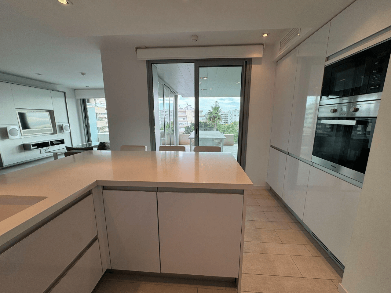 Piso moderno con terraza en complejo residencial, Botafoch