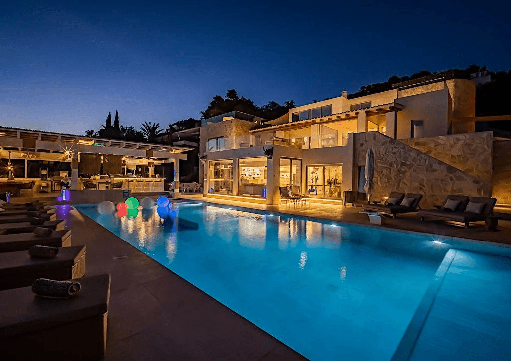 Villa de lujo excepcional con vistas panorámicas en Jesús, Ibiza