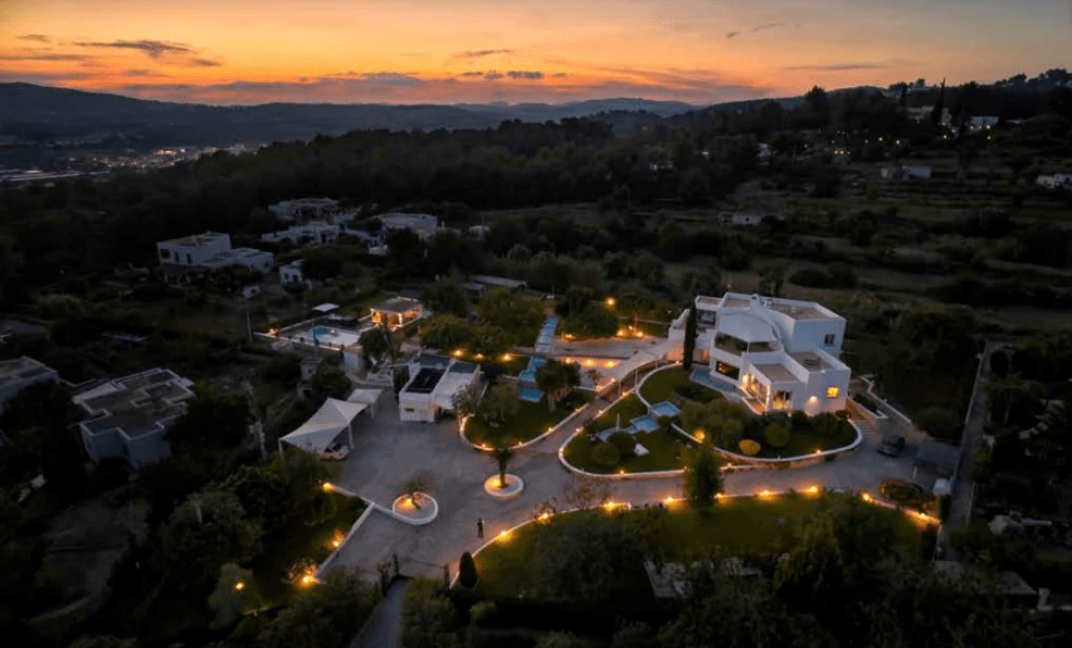 Villa de lujo con jardines y piscina en Jesús