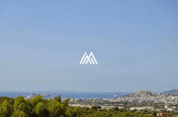 Espectacular villa recién reformada a la venta en Can Furnet