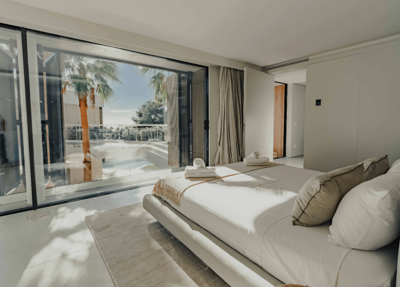Exclusiva Villa de Lujo en Venta en Ibiza – Playa de Es Torrent