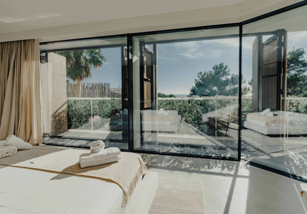 Exclusiva Villa de Lujo en Venta en Ibiza – Playa de Es Torrent