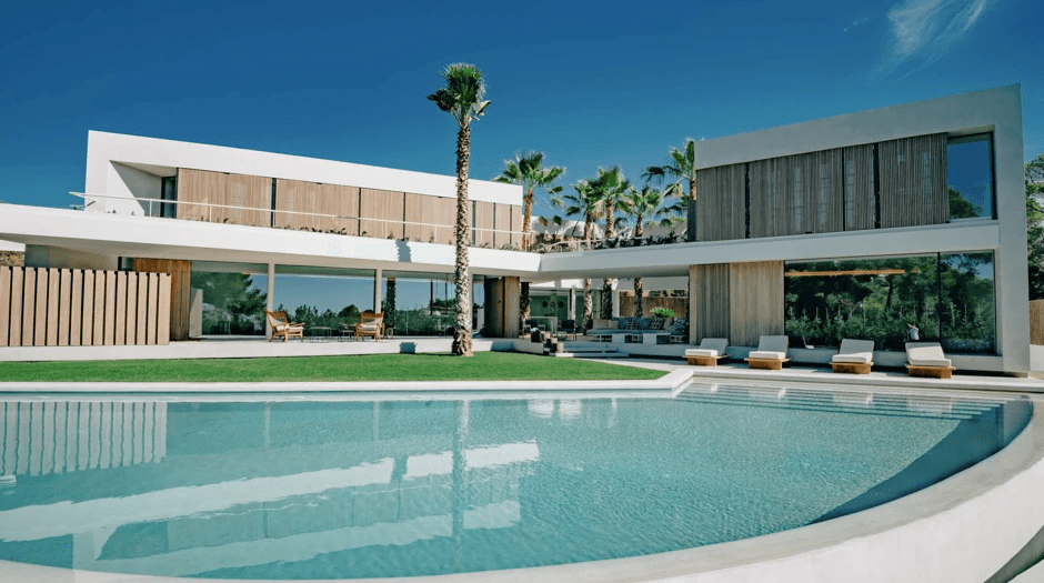 Exclusiva Villa de Lujo en Venta en Ibiza – Playa de Es Torrent