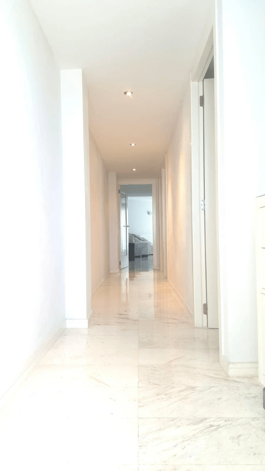 Piso exterior con terraza en Marina Botafoch