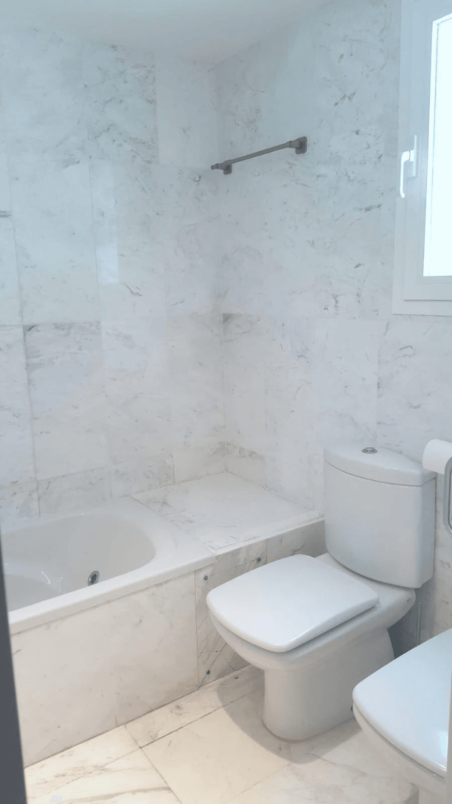 Piso exterior con terraza en Marina Botafoch