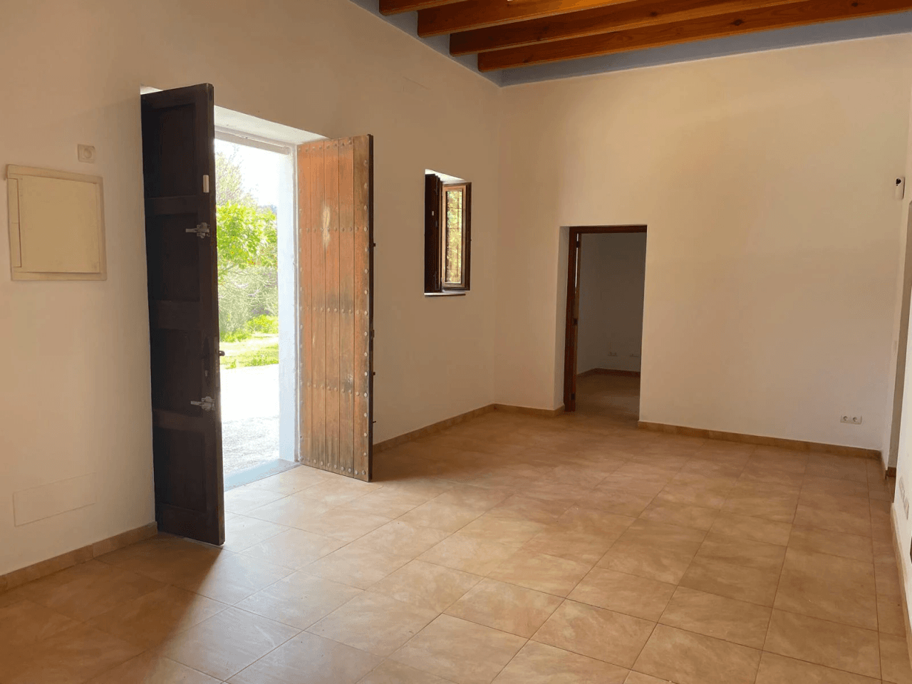 Casa de campo en alquiler anual en Santa Gertrudis con jardín y entorno natural
