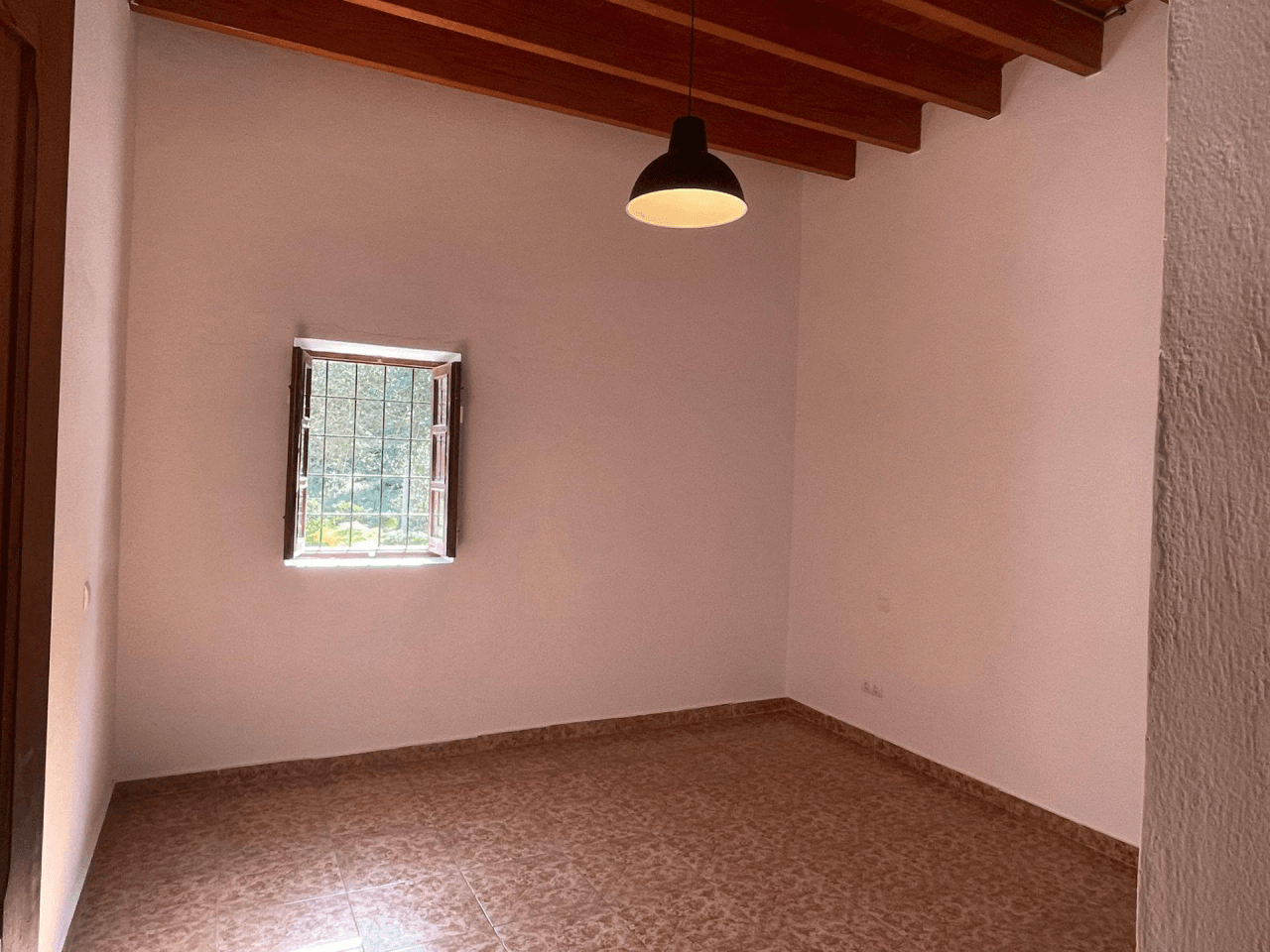 Casa de campo en alquiler anual en Santa Gertrudis con jardín y entorno natural