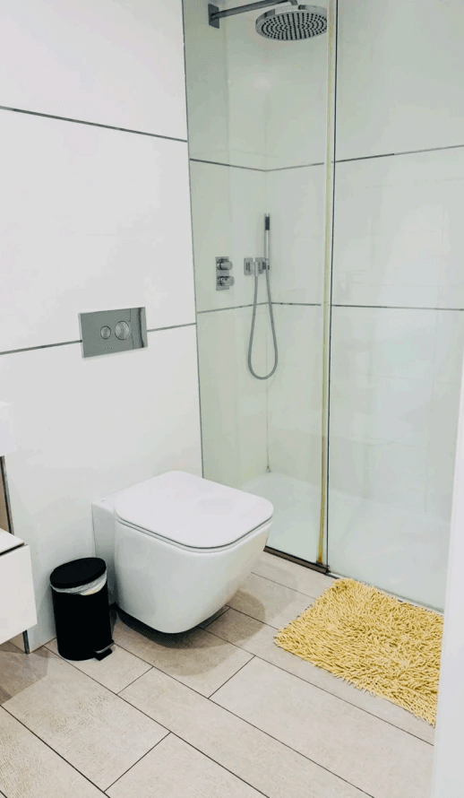 Apartamento con terraza en prestigioso edificio en Talamanca