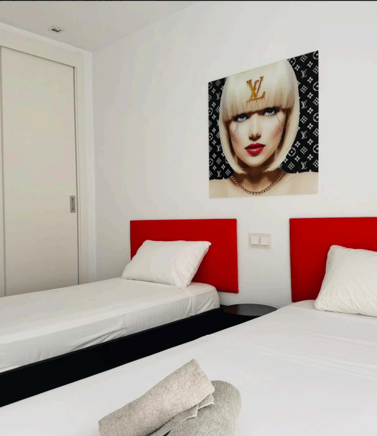 Apartamento con terraza en prestigioso edificio en Talamanca