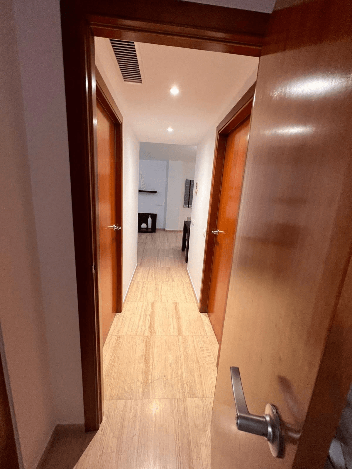 Luminoso piso con terraza y piscina en Marina Ibiza