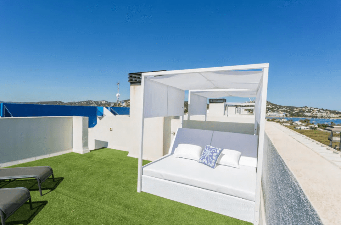 Ático Dúplex con Solárium Privado en Botafoch