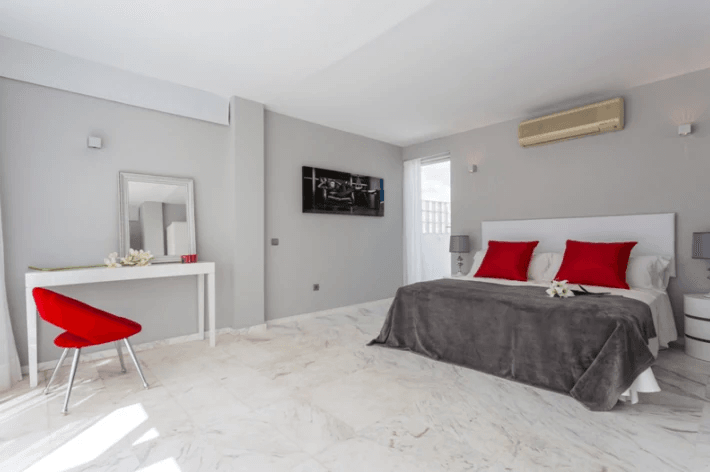 Ático Dúplex con Solárium Privado en Botafoch
