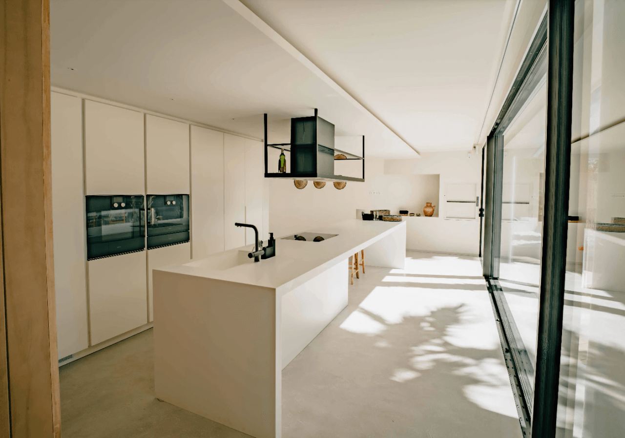 Exclusiva Villa de Lujo en Venta en Ibiza – Playa de Es Torrent