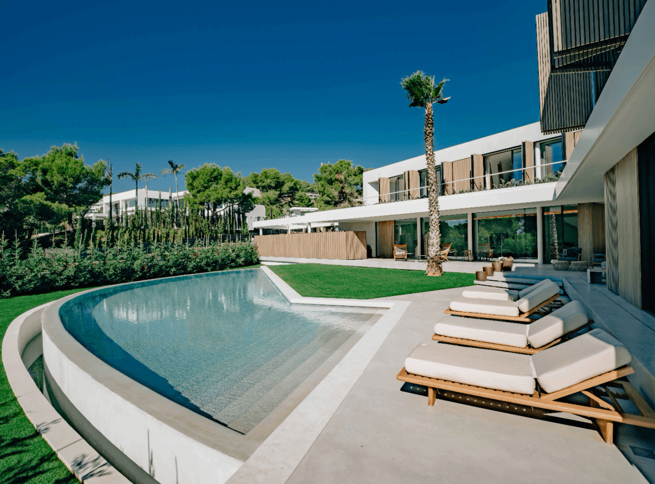 Exclusiva Villa de Lujo en Venta en Ibiza – Playa de Es Torrent