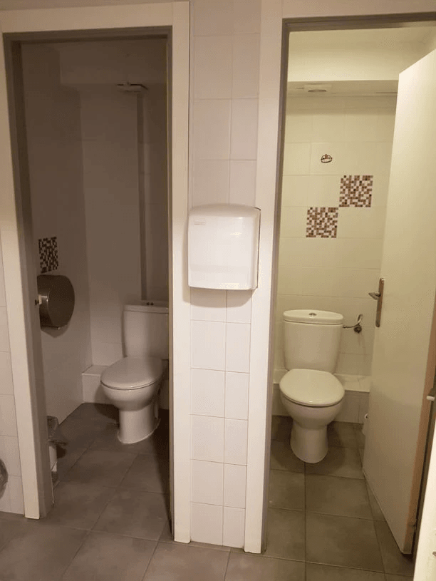 Local comercial en alquiler o traspaso – Playa d’en Bossa, Ibiza