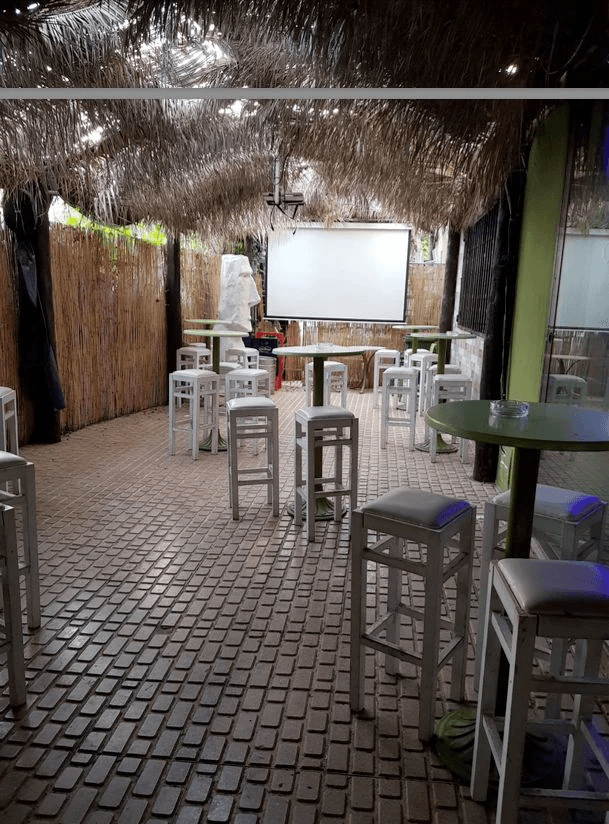 Local comercial en alquiler o traspaso – Playa d’en Bossa, Ibiza