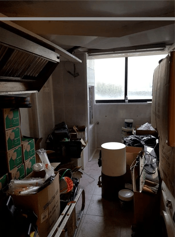 Local comercial en alquiler o traspaso – Playa d’en Bossa, Ibiza