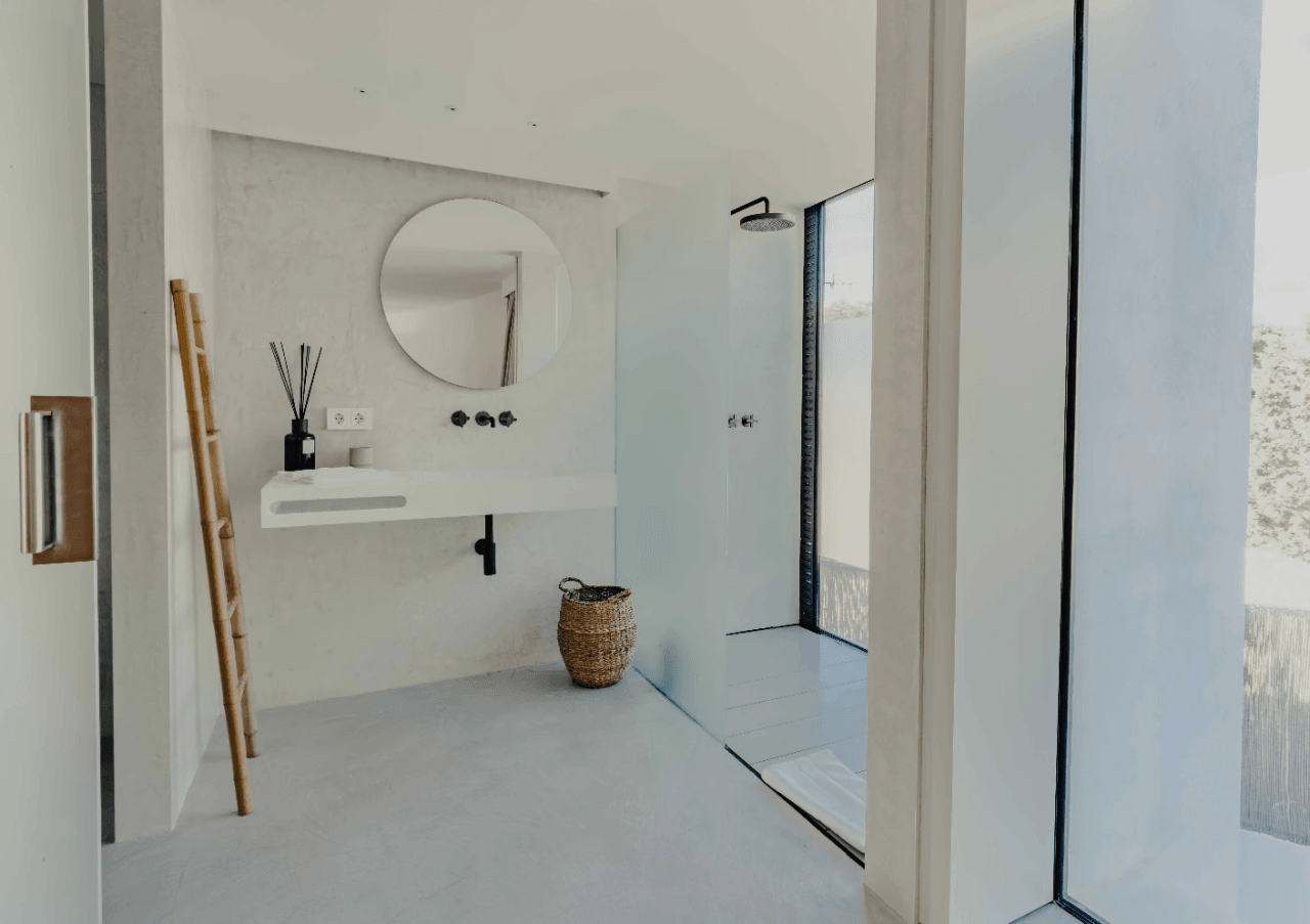 Exclusiva Villa de Lujo en Venta en Ibiza – Playa de Es Torrent