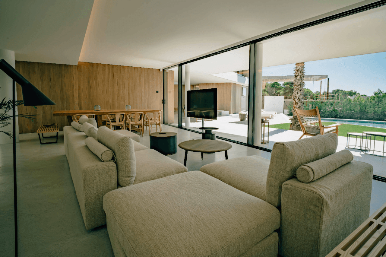 Exclusiva Villa de Lujo en Venta en Ibiza – Playa de Es Torrent