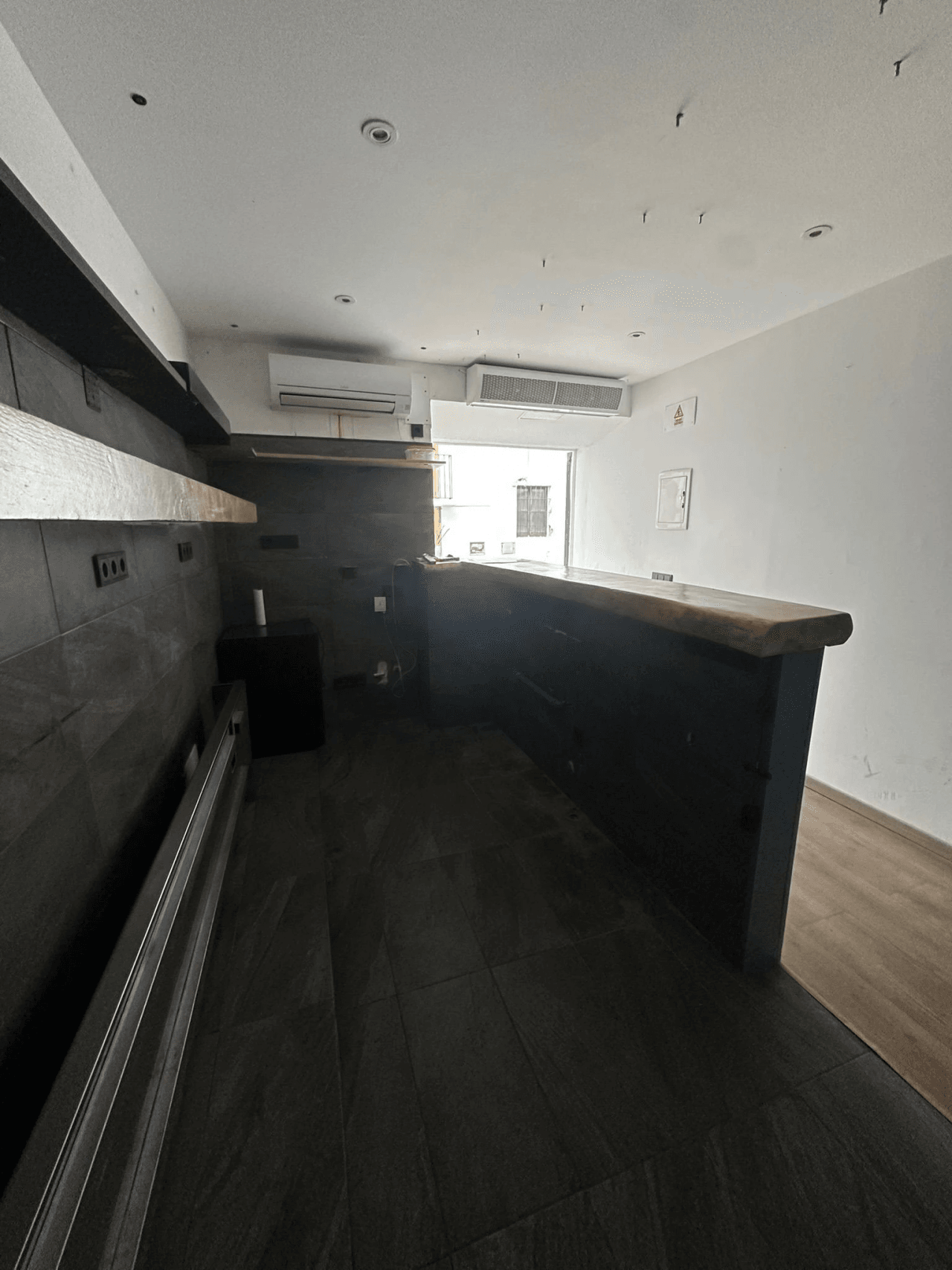 Local comercial en venta en el puerto de Ibiza