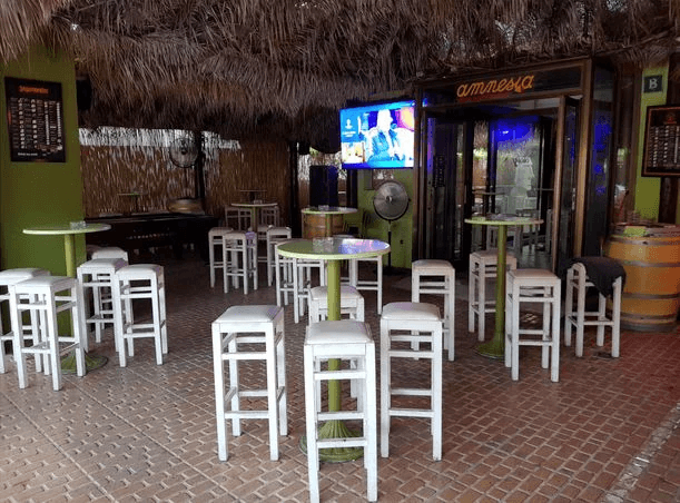 Local comercial en alquiler o traspaso – Playa d’en Bossa, Ibiza