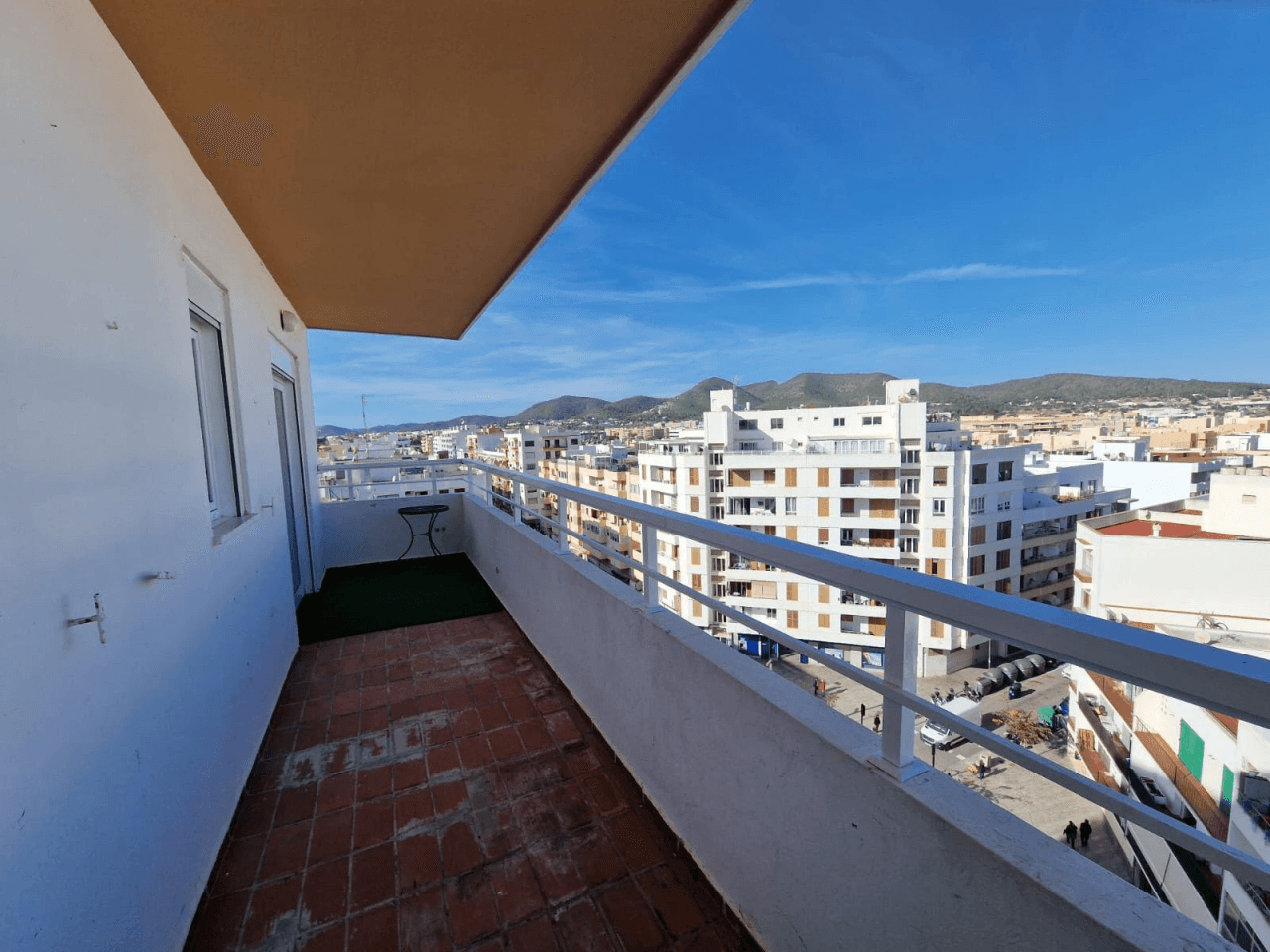 Piso con terraza en el centro de Ibiza