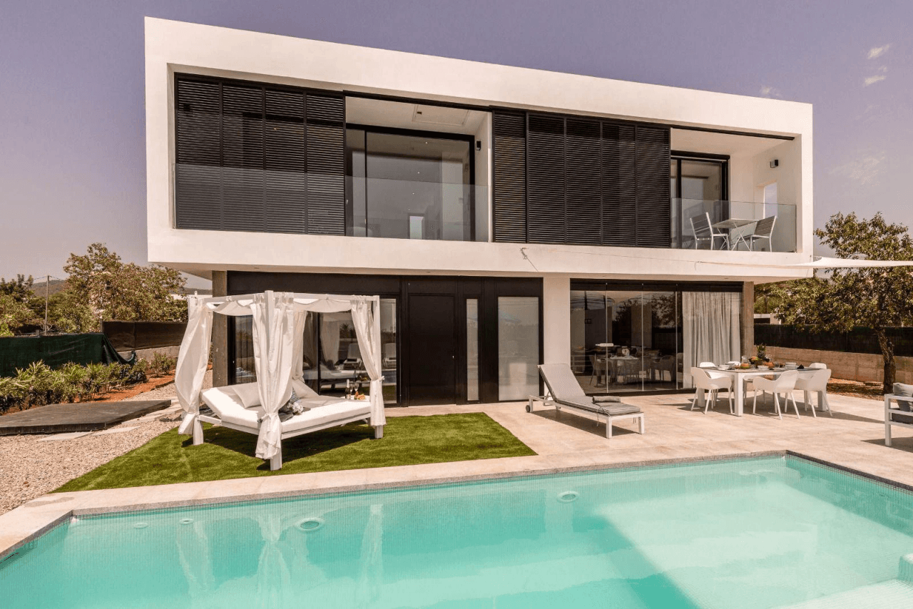 Villa privada con amplia parcela y piscina en Sa Carroca, Ibiza. ALQUILER ANUAL