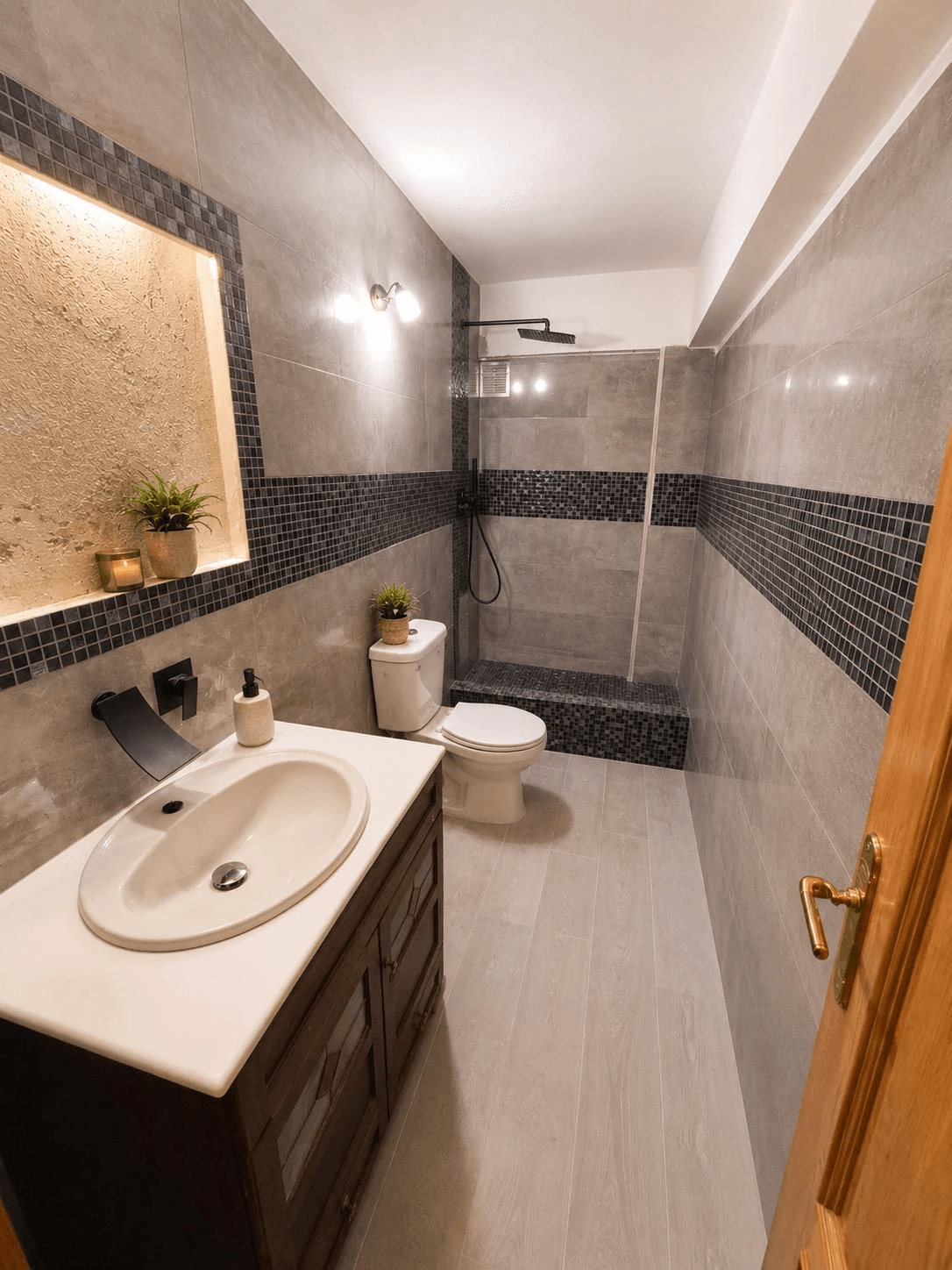 Spacious Apartment with Great Potential 5 Minutes from Ibiza