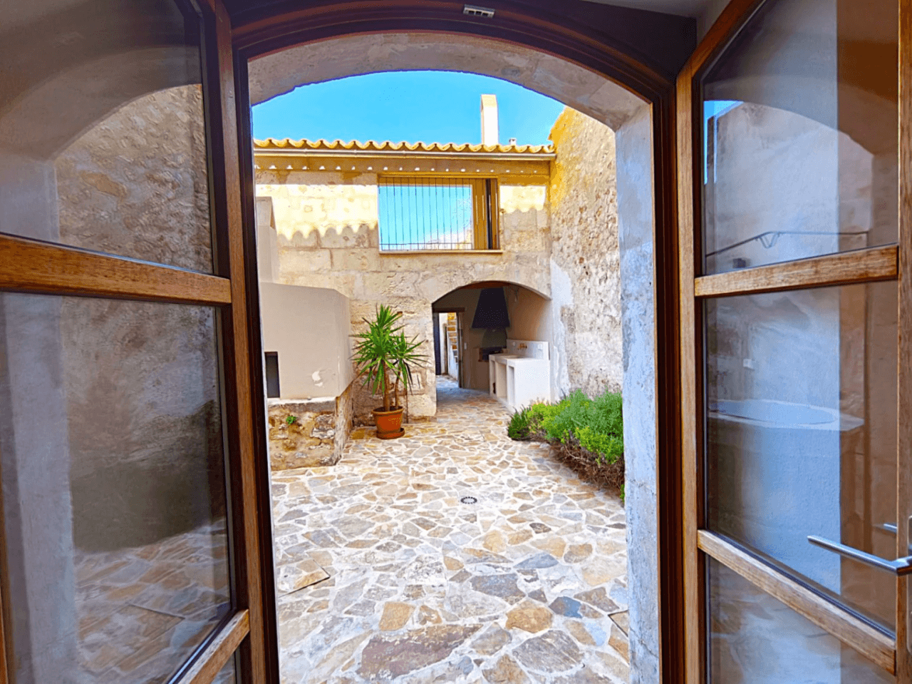 Renovated village house with pool and views of nature in Campanet