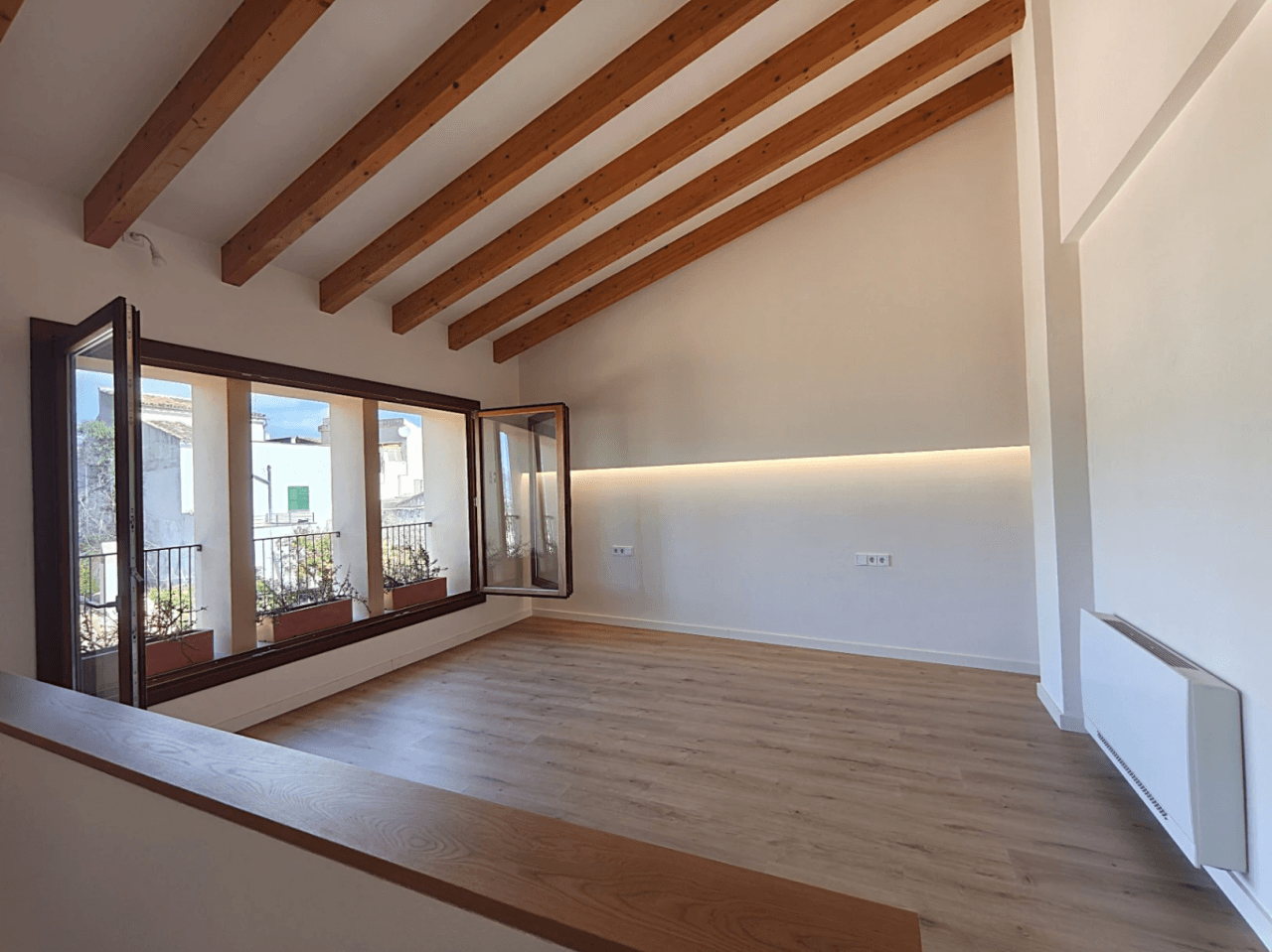 Renovated village house with pool and views of nature in Campanet