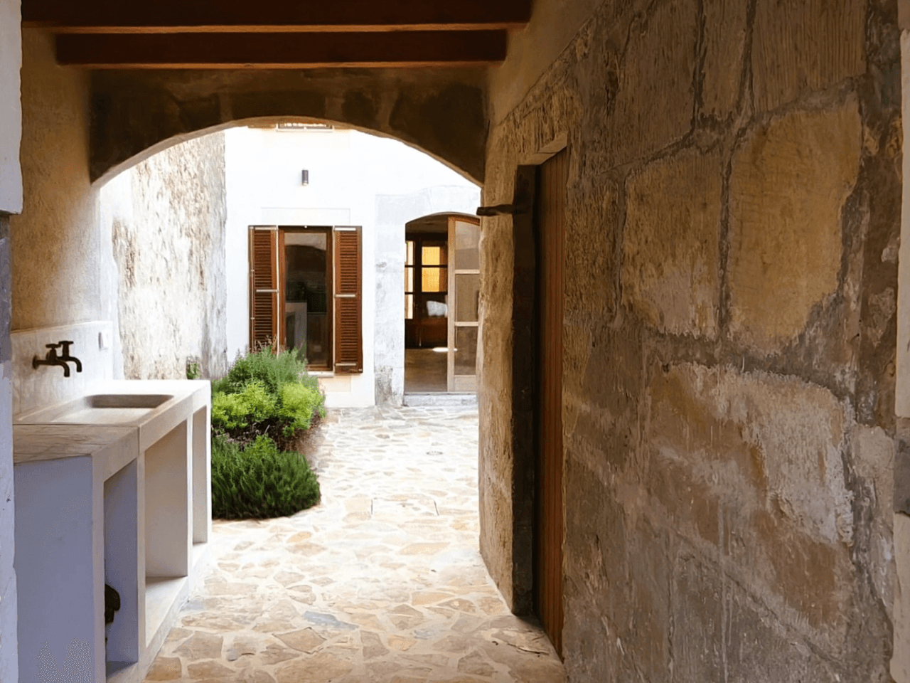 Renovated village house with pool and views of nature in Campanet