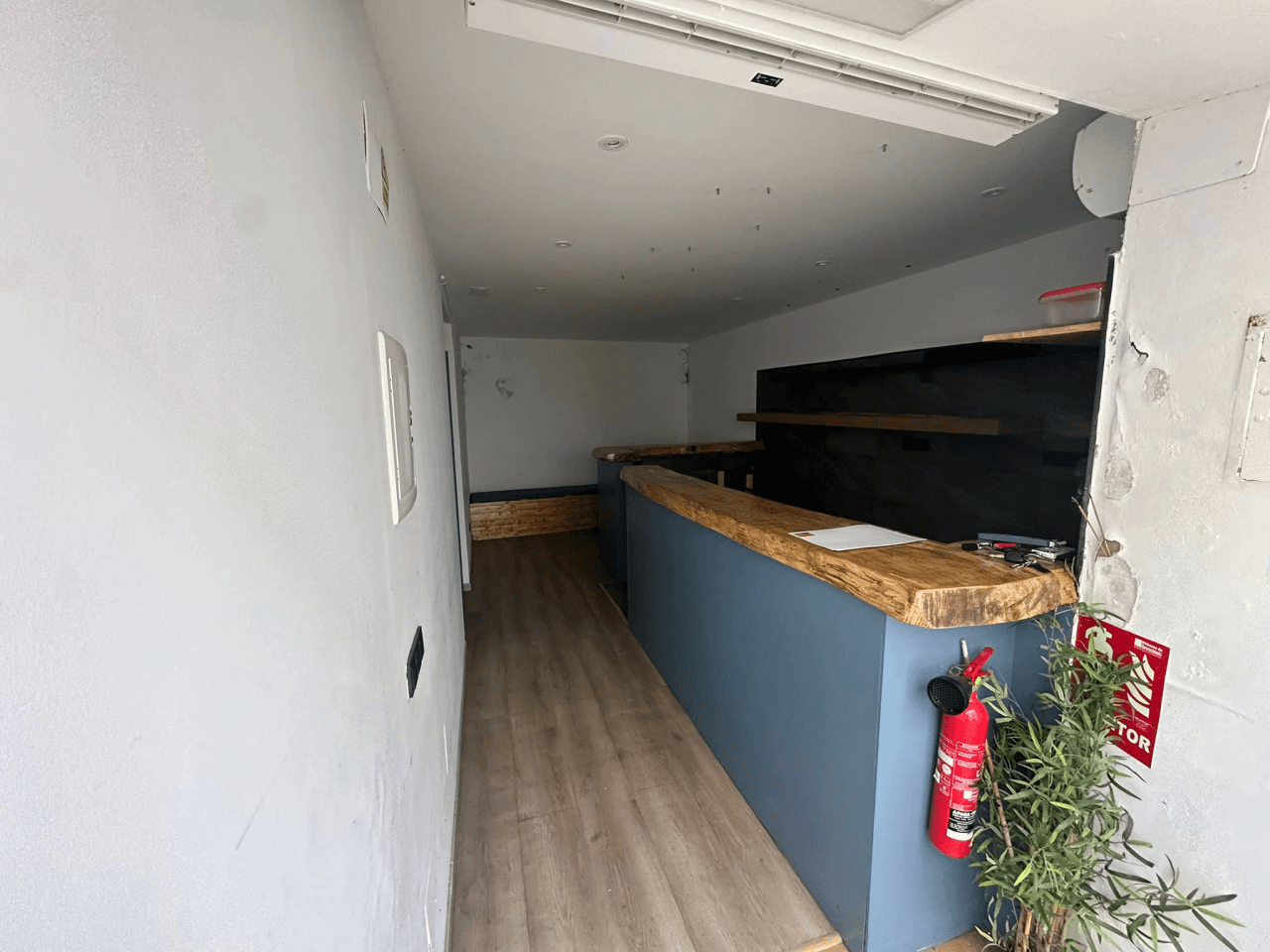 Commerciële ruimte te koop in de haven van Ibiza