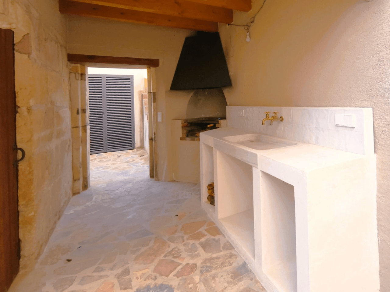 Renovated village house with pool and views of nature in Campanet