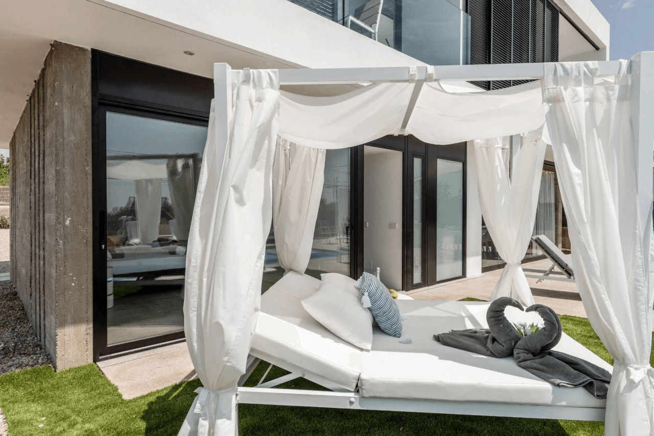 Villa privada con amplia parcela y piscina en Sa Carroca, Ibiza. ALQUILER ANUAL