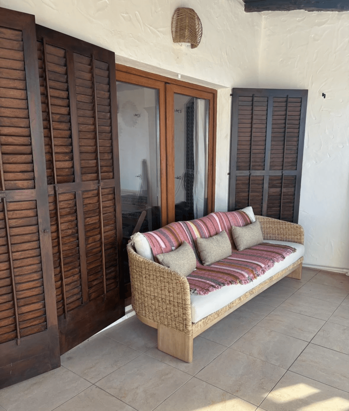 Encantadora Finca con Piscina y Vistas Panorámicas al Mar | Alquiler Temporal y de Larga Estancia