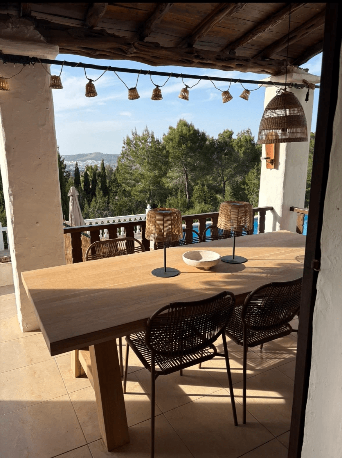 Encantadora Finca con Piscina y Vistas Panorámicas al Mar | Alquiler Temporal y de Larga Estancia